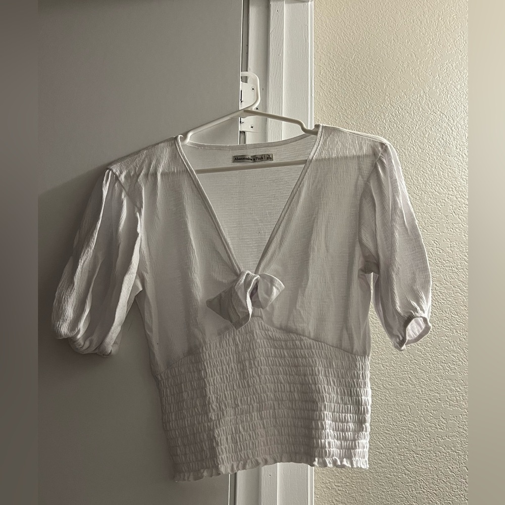ABERCROMBIE white tie front fitted top